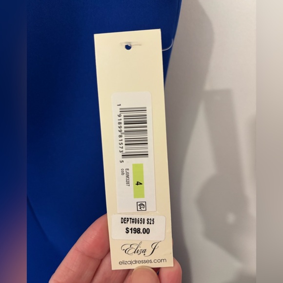 Eliza J Scuba Cocktail Dress – Size 4 – New With Tags - Picture 4 of 7